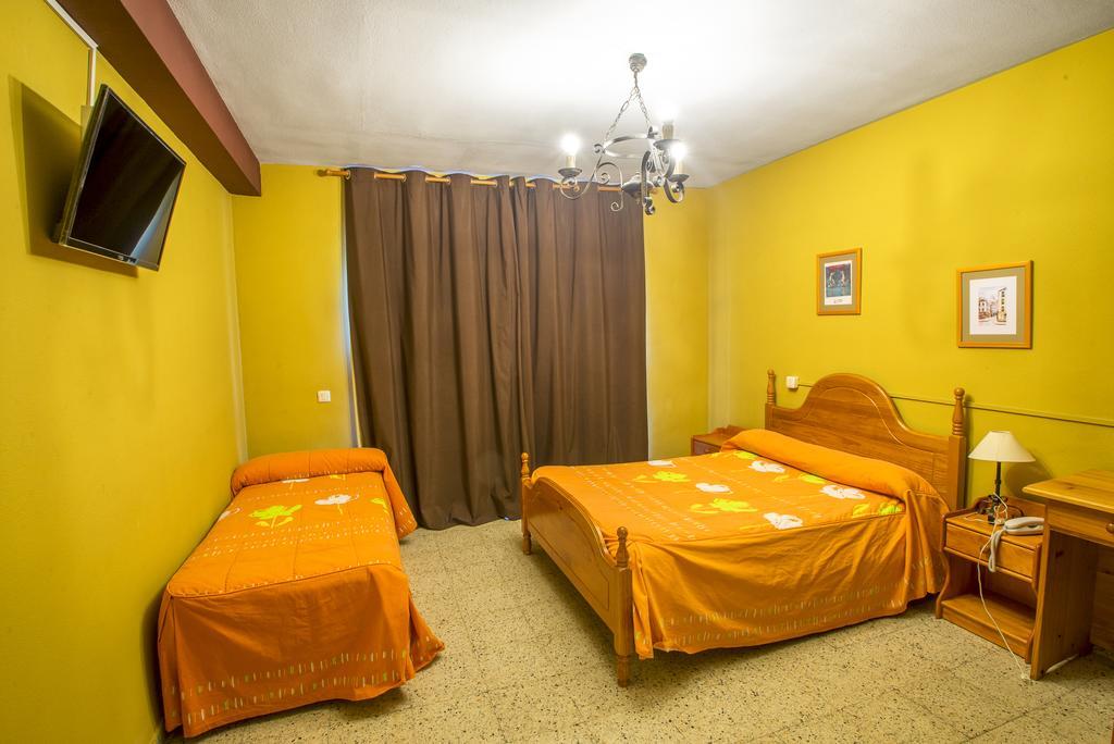 La Casona Del Pinar Albergue San Rafael Luaran gambar