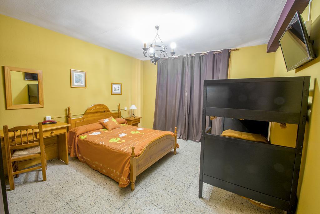 La Casona Del Pinar Albergue San Rafael Luaran gambar